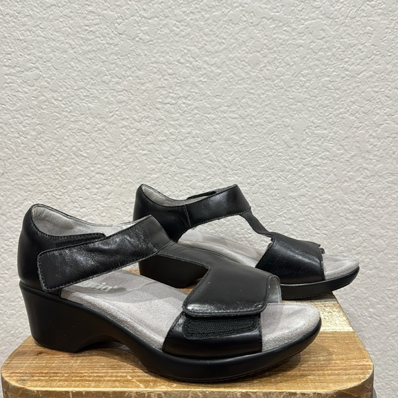 Algeria Riki Black Leather Sandals Size 9 - Picture 2 of 7